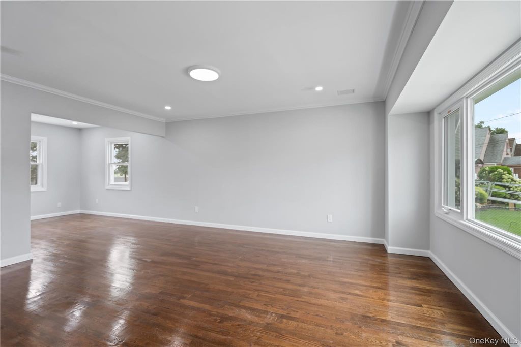 48 Cliff Avenue, Hempstead, NY 11550 — photo 4