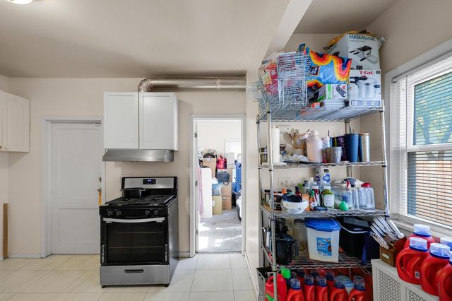 918 Queen Avenue N, Minneapolis, MN 55411