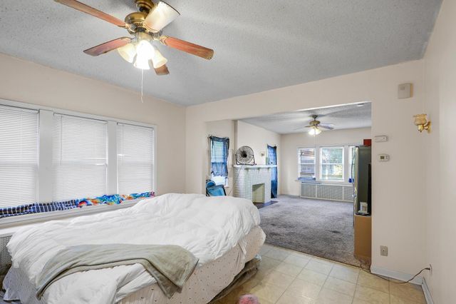 918 Queen Avenue N, Minneapolis, MN 55411