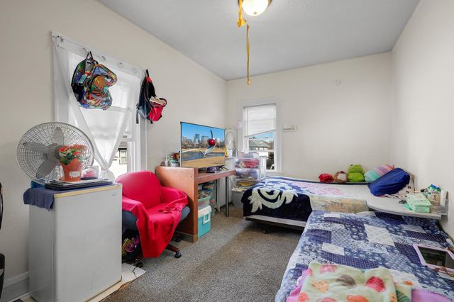 918 Queen Avenue N, Minneapolis, MN 55411