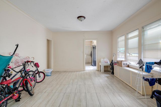 918 Queen Avenue N, Minneapolis, MN 55411