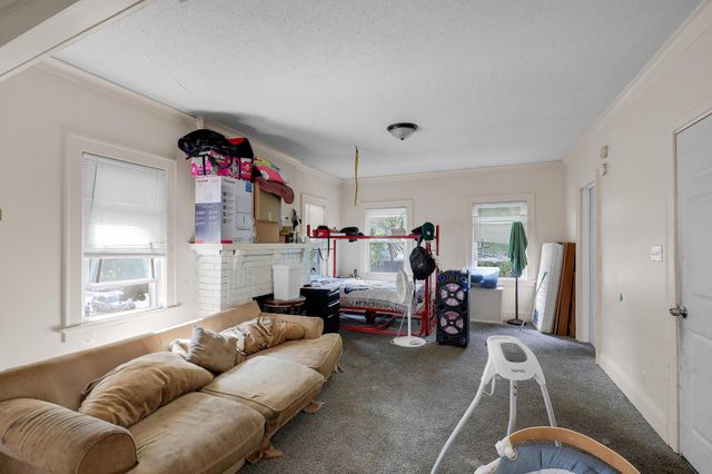 918 Queen Avenue N, Minneapolis, MN 55411