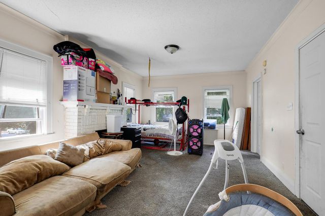 918 Queen Avenue N, Minneapolis, MN 55411