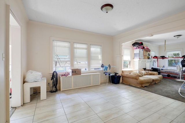 918 Queen Avenue N, Minneapolis, MN 55411