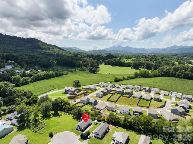 46 Janie Drive, Clyde, NC 28721