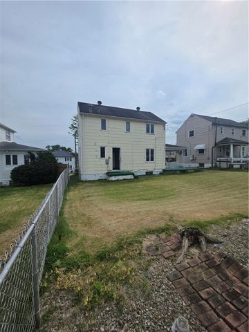 553 Constitution Cir, Clairton, PA 15025