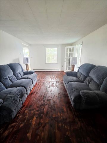 553 Constitution Cir, Clairton, PA 15025