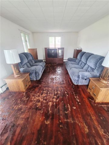 553 Constitution Cir, Clairton, PA 15025