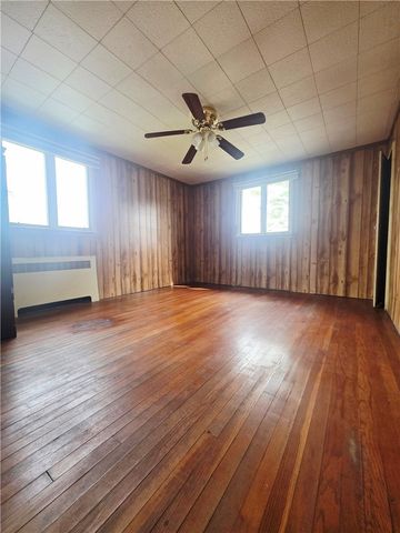 553 Constitution Cir, Clairton, PA 15025