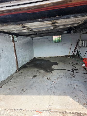 553 Constitution Cir, Clairton, PA 15025
