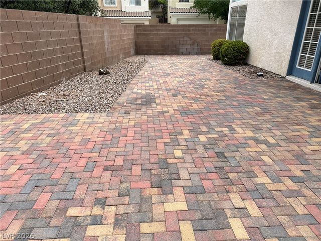 2024 Shining Feather Lane, Las Vegas, NV 89134