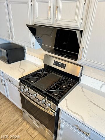 2024 Shining Feather Lane, Las Vegas, NV 89134