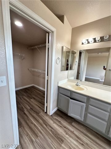 2024 Shining Feather Lane, Las Vegas, NV 89134