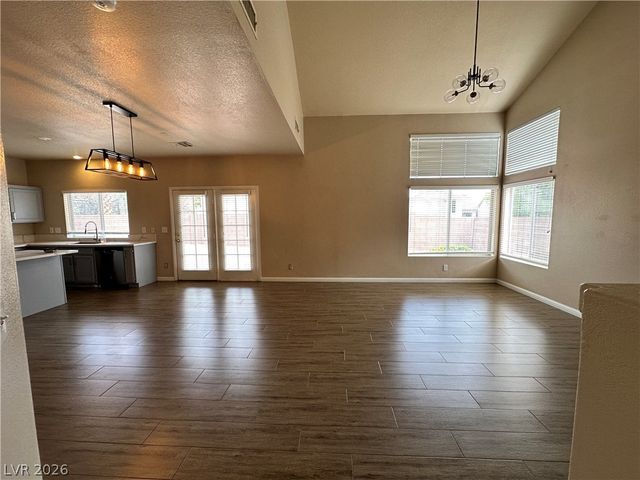 2024 Shining Feather Lane, Las Vegas, NV 89134