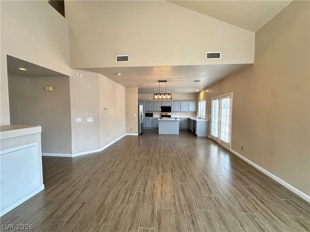 2024 Shining Feather Lane, Las Vegas, NV 89134