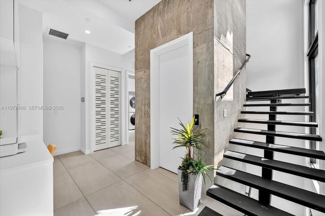 11 Century Ln, Miami Beach, FL 33139