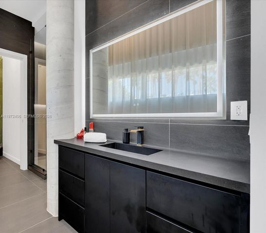 11 Century Ln, Miami Beach, FL 33139