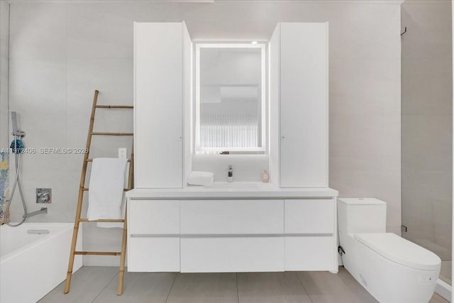 11 Century Ln, Miami Beach, FL 33139