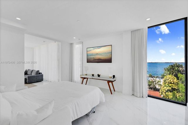 11 Century Ln, Miami Beach, FL 33139