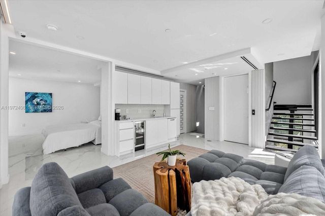 11 Century Ln, Miami Beach, FL 33139