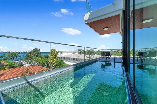 11 Century Ln, Miami Beach, FL 33139