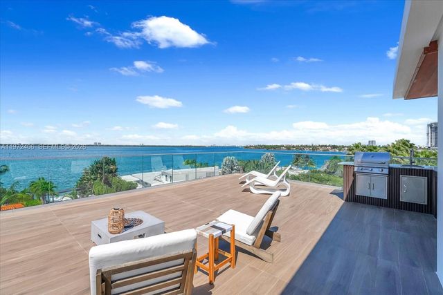 11 Century Ln, Miami Beach, FL 33139