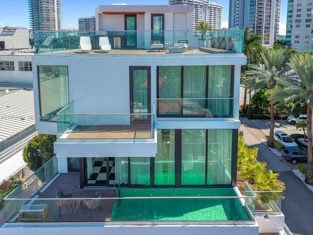 11 Century Ln, Miami Beach, FL 33139