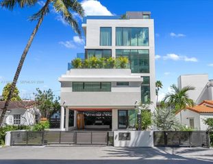 11 Century Ln, Miami Beach, FL 33139