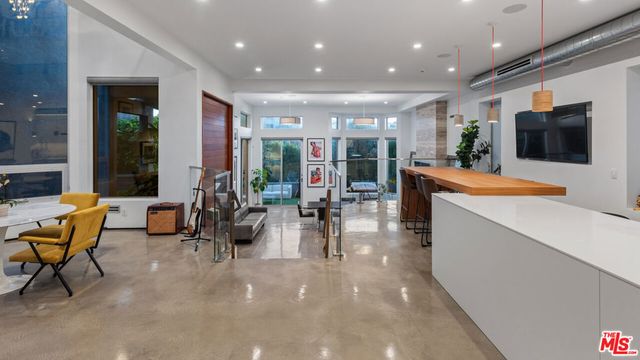 4411 Roma Court, Marina Del Rey, CA 90292