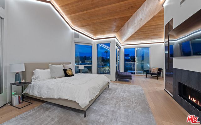 4411 Roma Court, Marina Del Rey, CA 90292