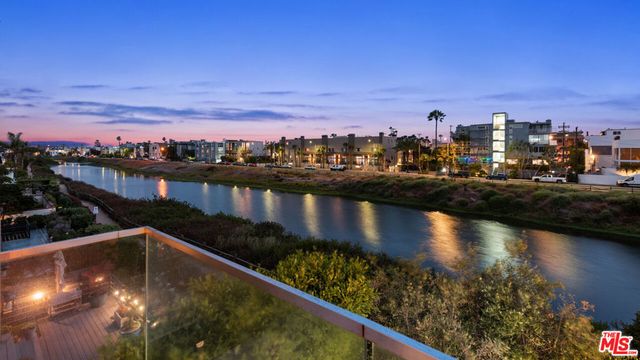 4411 Roma Court, Marina Del Rey, CA 90292