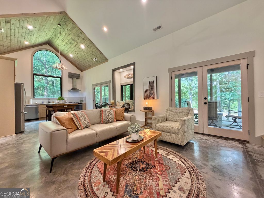 399 Jim McCrackin, Clayton, GA 30525 — photo 2
