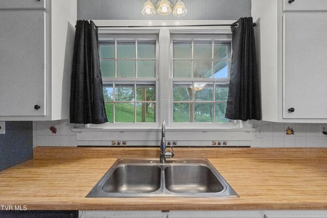 315 Forest Hills Drive, Greeneville, TN 37745