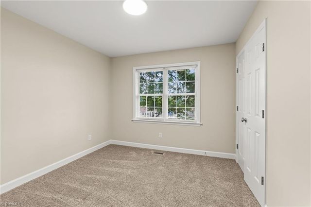 2497 E Sprague Street, Winston-salem, NC 27107