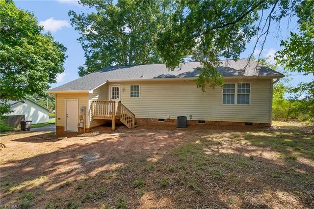 2497 E Sprague Street, Winston-salem, NC 27107
