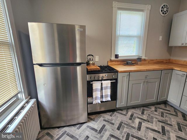 39 N WELLS AVE, Glenolden, PA 19036