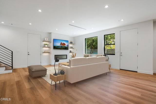 2821 Los Robles Road, Thousand Oaks, CA 91362