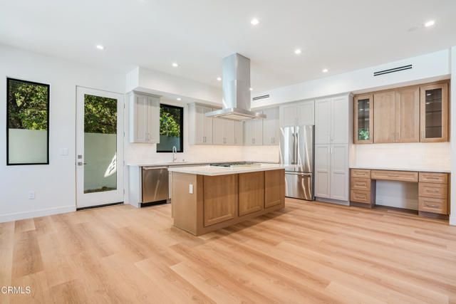 2821 Los Robles Road, Thousand Oaks, CA 91362