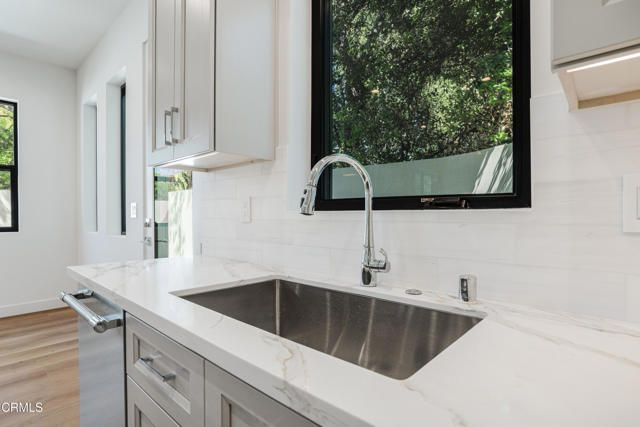 2821 Los Robles Road, Thousand Oaks, CA 91362