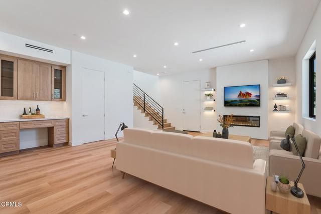 2821 Los Robles Road, Thousand Oaks, CA 91362