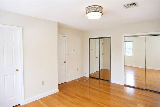 701 Sherwood Forest Ln 701, Saugus, MA 01906