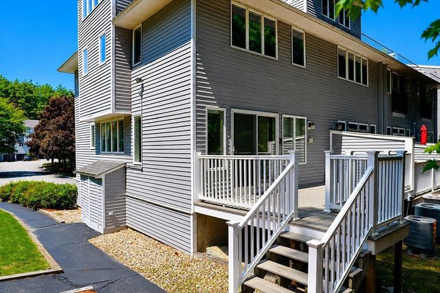 701 Sherwood Forest Ln 701, Saugus, MA 01906