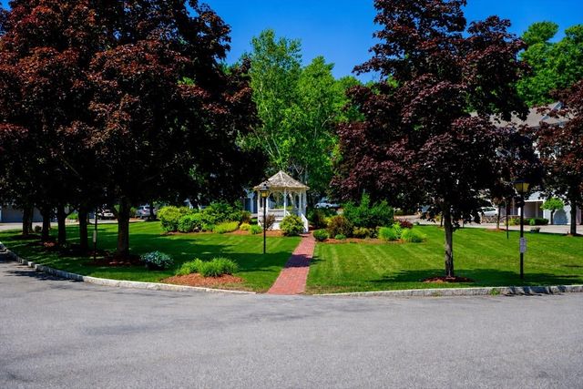 701 Sherwood Forest Ln 701, Saugus, MA 01906