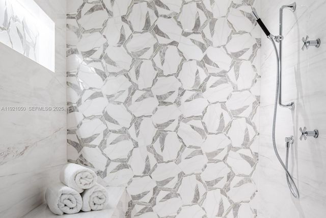 5875 Collins Ave 902, Miami Beach, FL 33140