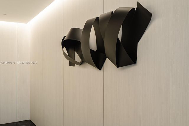 5875 Collins Ave 902, Miami Beach, FL 33140