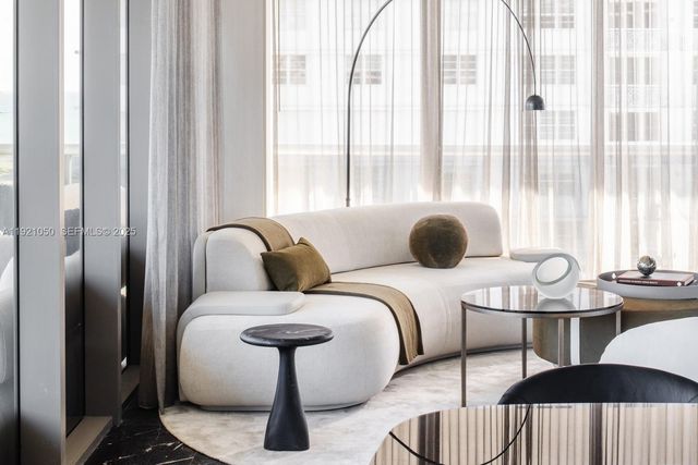 5875 Collins Ave 902, Miami Beach, FL 33140