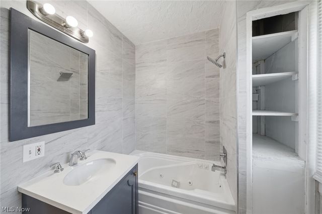 3356 Spangler Road, Cleveland Heights, OH 44112
