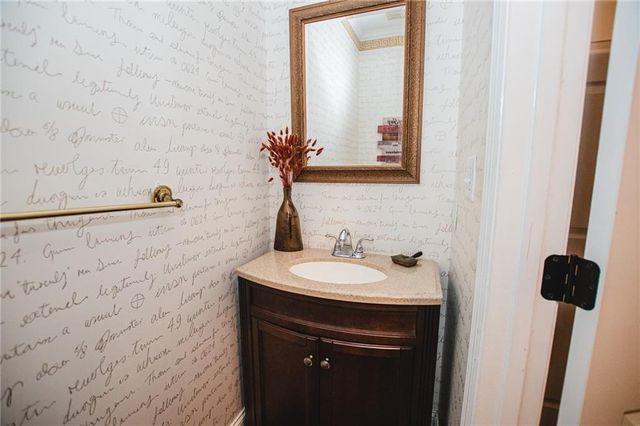 1011 Lakeside Court, Bishop, GA 30621