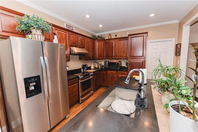1011 Lakeside Court, Bishop, GA 30621