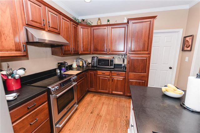 1011 Lakeside Court, Bishop, GA 30621